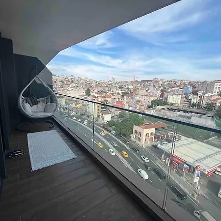 Modern Penthouse In The Center Istanbul
