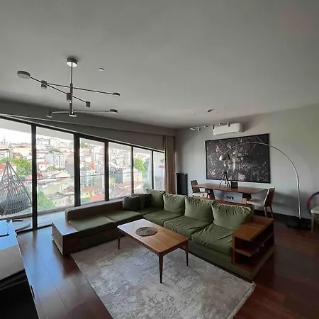 Modern Penthouse In The Center